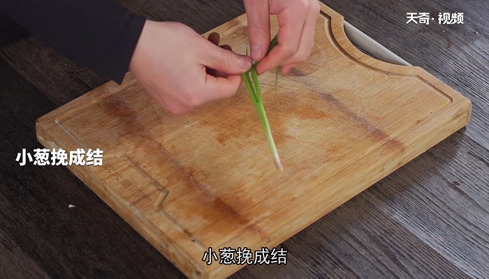 虫草花海底椰响螺鸡怎么做 虫草花海底椰响螺鸡的做法 虫草花海底椰煲汤