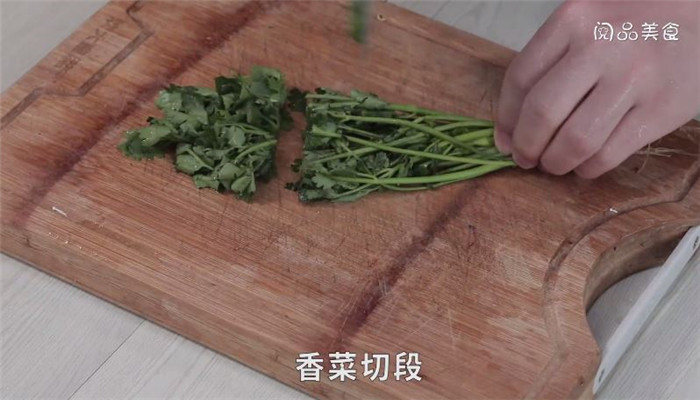 白菜蒸鱼卷怎么做 白菜蒸鱼卷做法是什么 简单蒸白菜怎么做