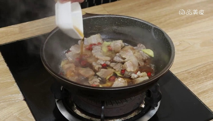 大蒜炒咸肉怎么做 大蒜炒咸肉怎么做好吃 咸肉炒大蒜咸肉要煮吗